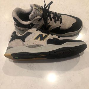 Mens New Balance size 10 1/2.